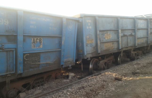 Goods train derails near Mandhar-Silyari
