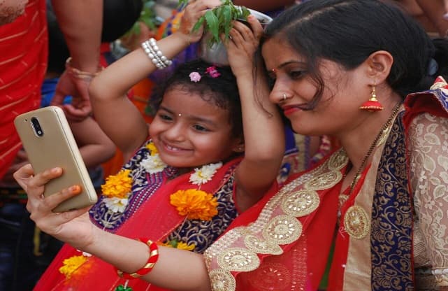 selfie with daughter