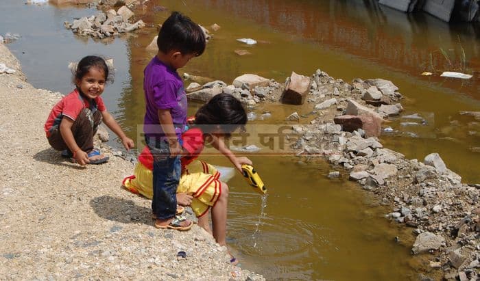 Can be spread by rain water in pali colonies