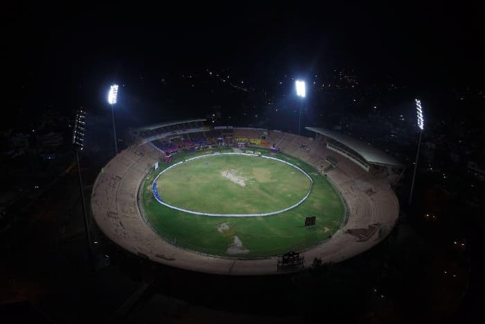 flood lights at Barkatullah Khan Stadium 