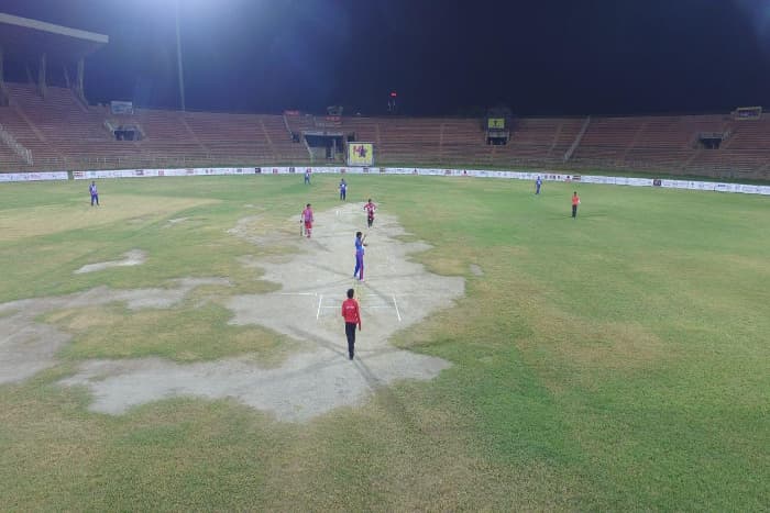 flood lights at Barkatullah Khan Stadium 