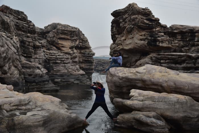 Picnic spot in Rajasthan, picnic spot in Kota, Rawatbhata, Waterfall in Kota, chuliya waterfall Kota, latest news, Chambal,  Mukundra Hills Tiger Reserve, Rajasthan Patrika kota, Kota rajasthan Patrika