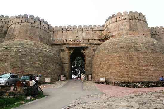 kumbhalgarh fort gate