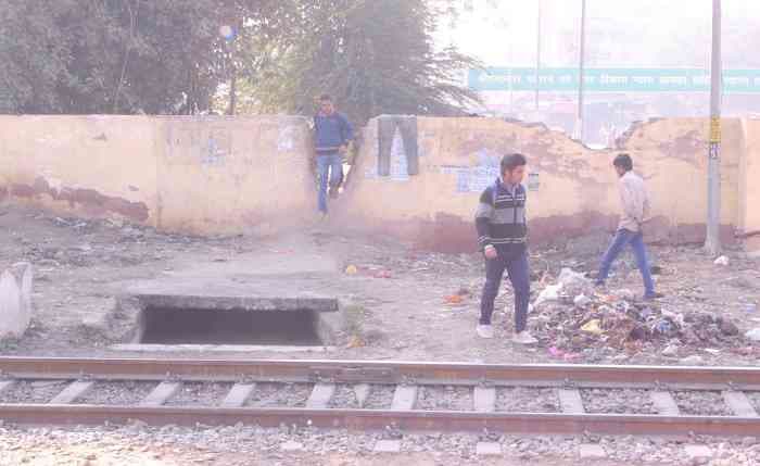 railway under bridge 