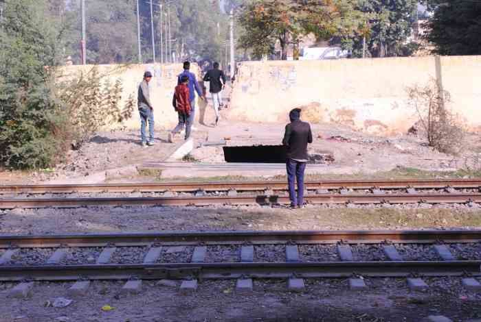 railway under bridge 