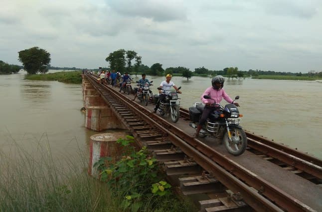 railway: shaktipunj express avoiding accident