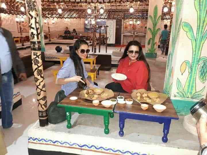 Bollywood actress Padmini kolhapure and Poonam Dhillon 