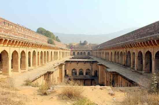 neemrana baori