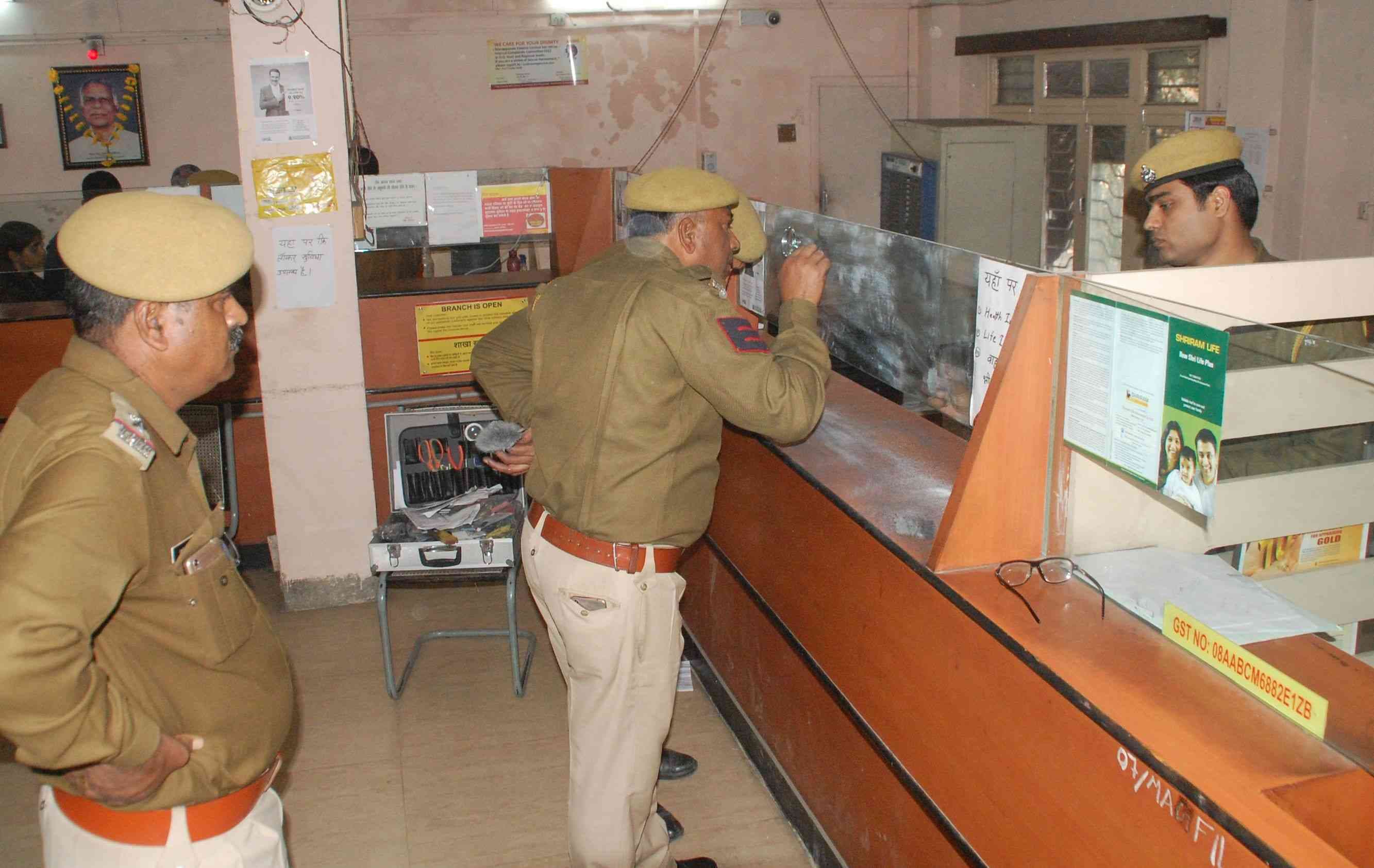 Gold robbery in kota