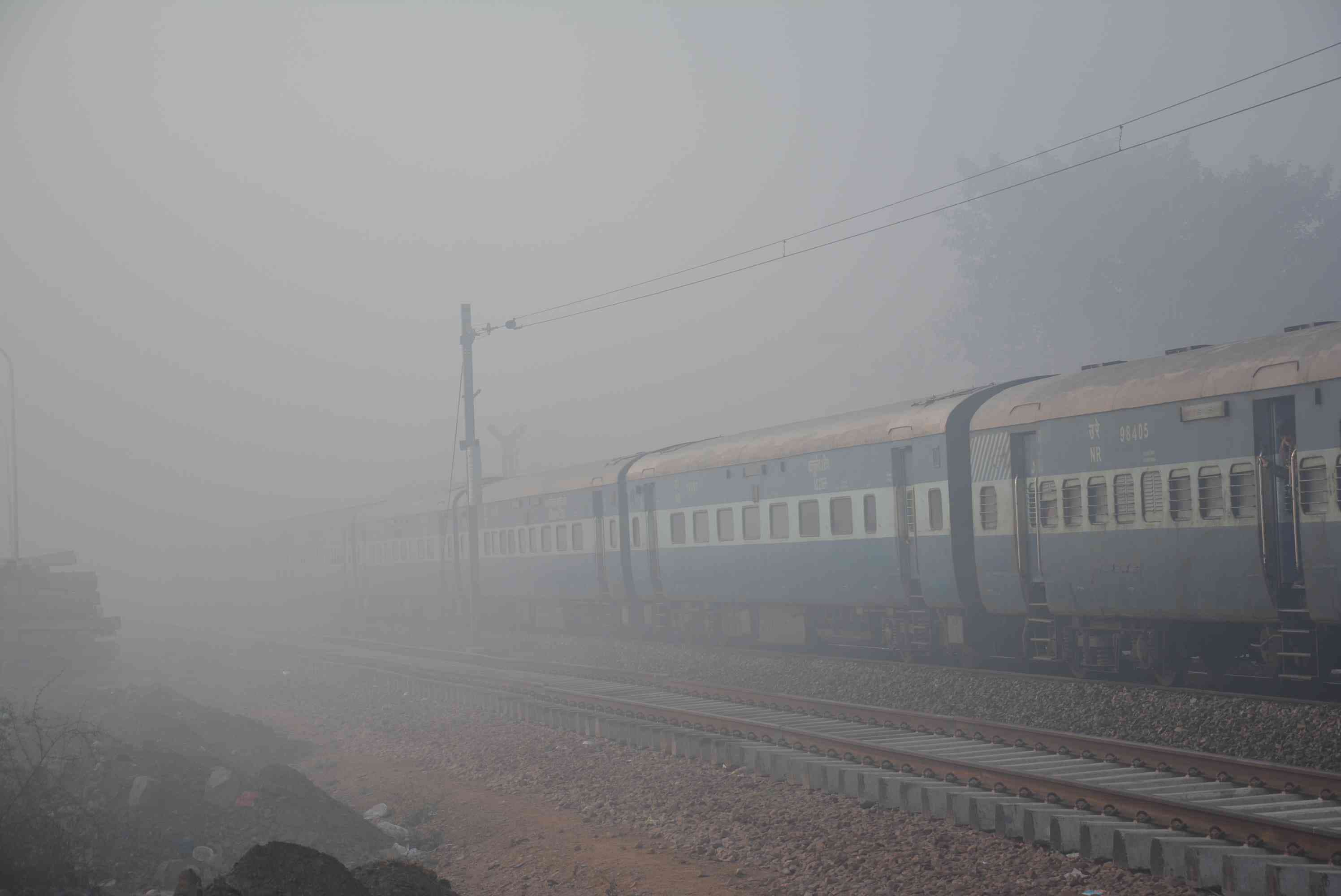 photos of heavy fog in alwar