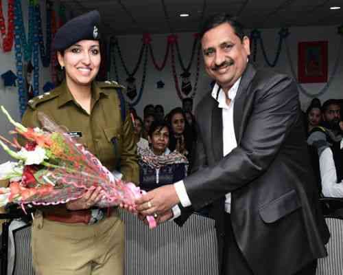 IPS Raveena tyagi