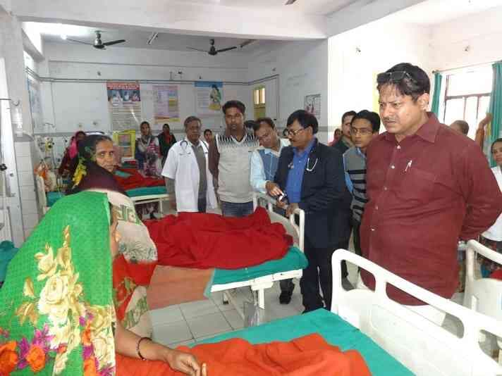 dm Pramod Kumar angry after see expired vegetable in hospital