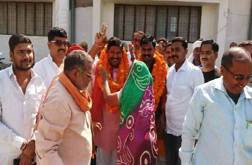 Sp Block Pramukh ramananad yadav loss his seat in barhani