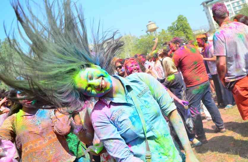 Celebrate Holi in Jaipur 2018