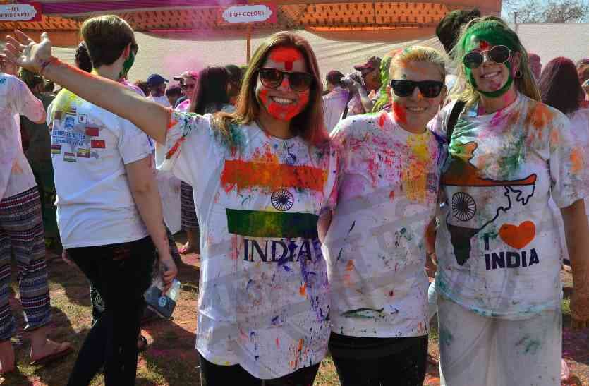 Celebrate Holi in Jaipur 2018