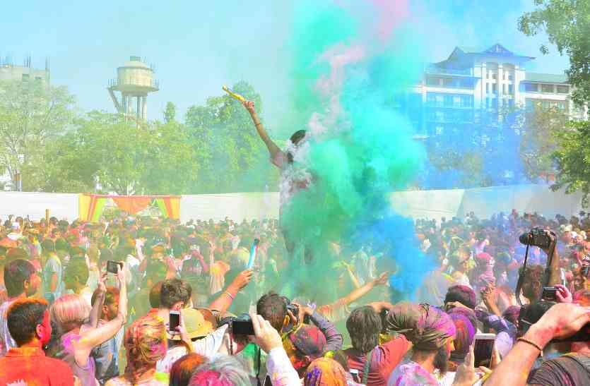 Celebrate Holi in Jaipur 2018