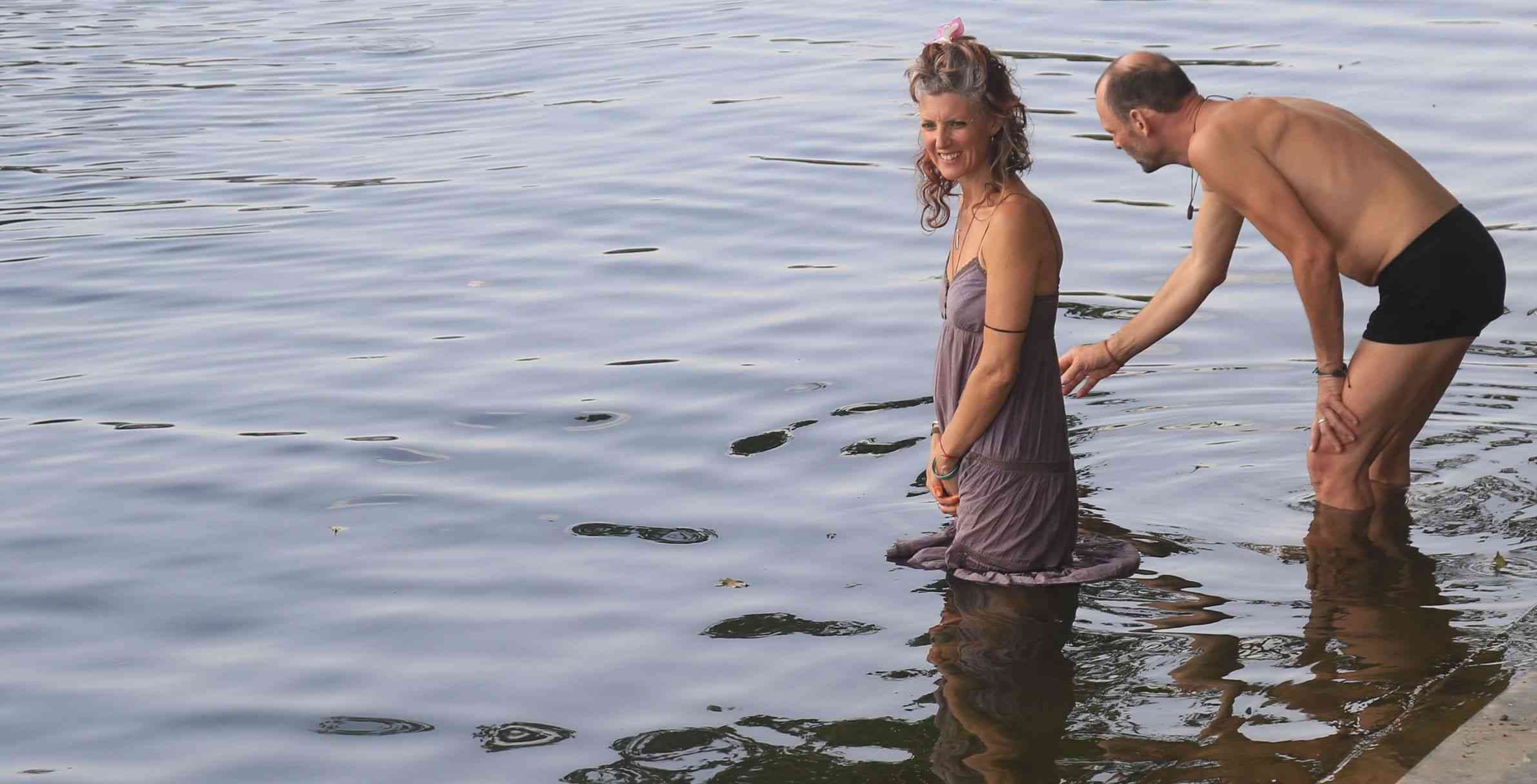 foreigners at ganghor ghat udaipur