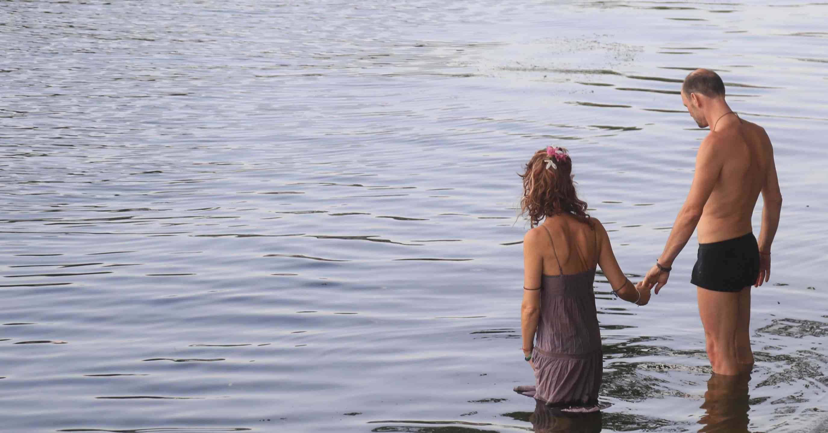 foreigners at ganghor ghat udaipur