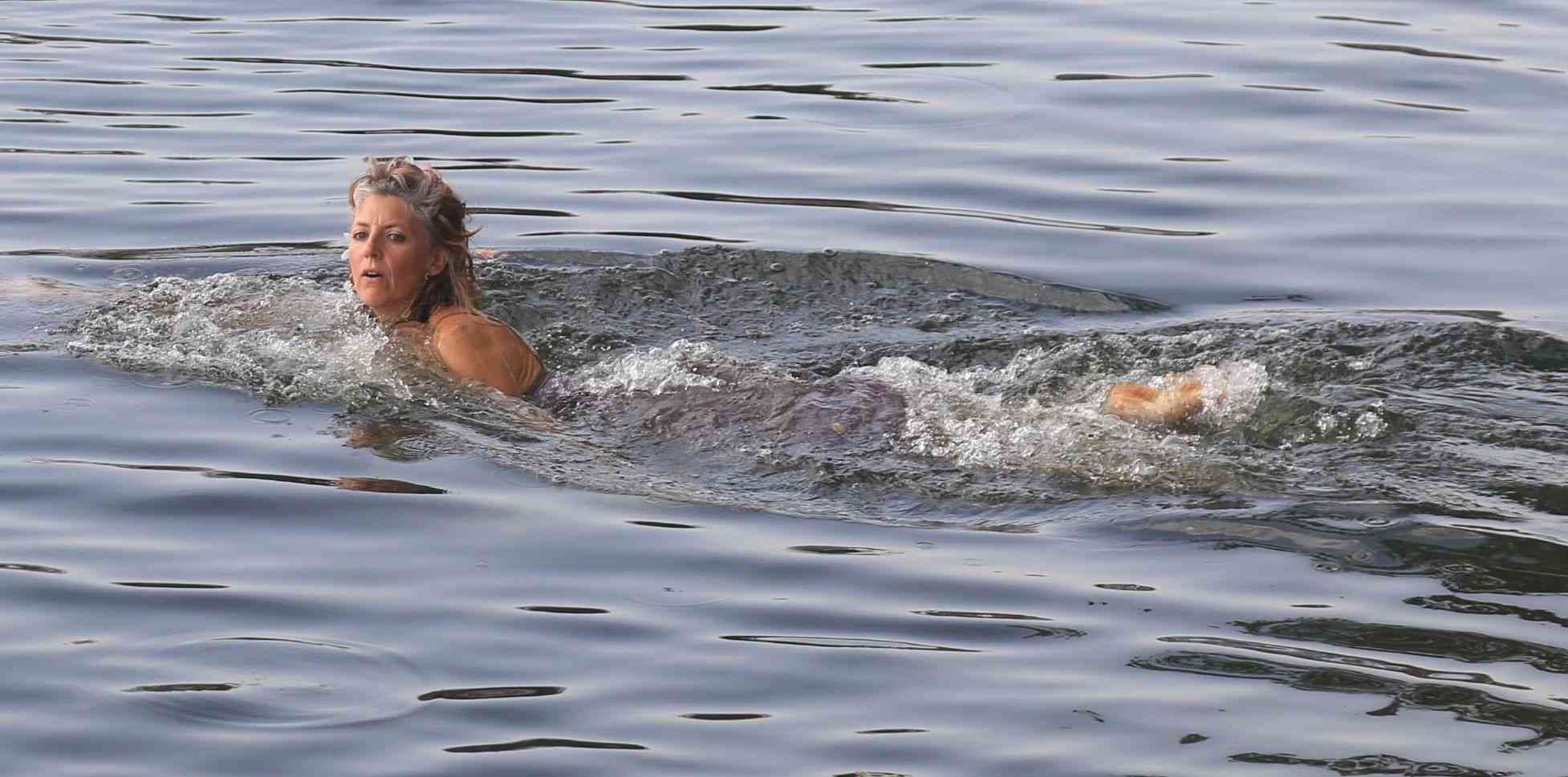 foreigners at ganghor ghat udaipur