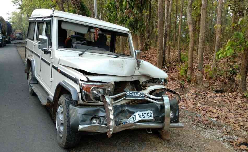 ट्रकों की भिड़ंत में बाल-बाल बचे चालक, फिर इस स्पीड वाहन की रफ्तार देखते ही हुए 9-2-11