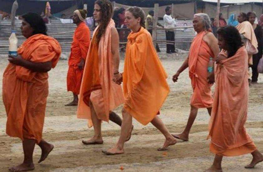 female naga sadhu 