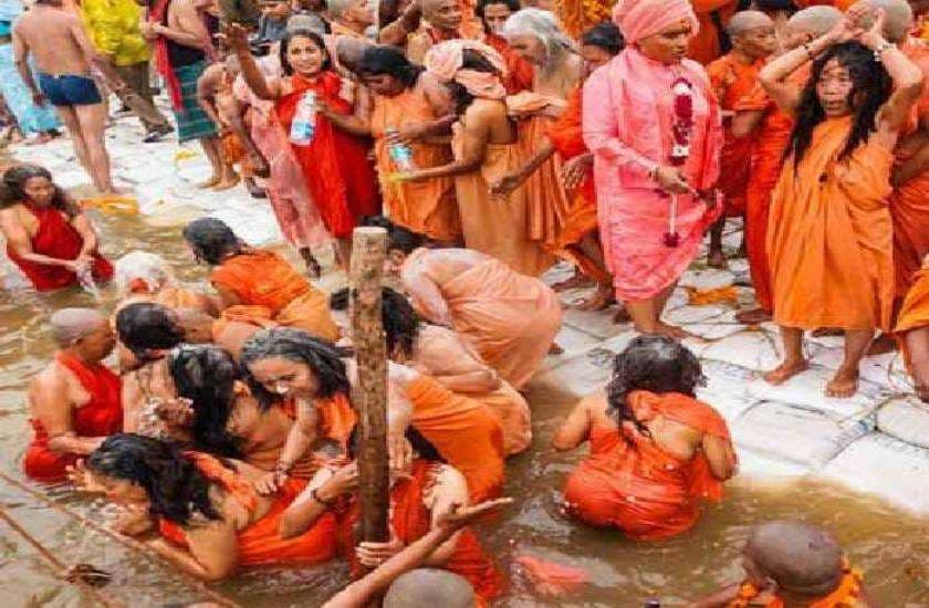 female naga sadhu 