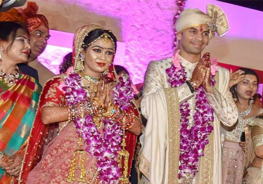 Akhilesh Dimple attends marriage party