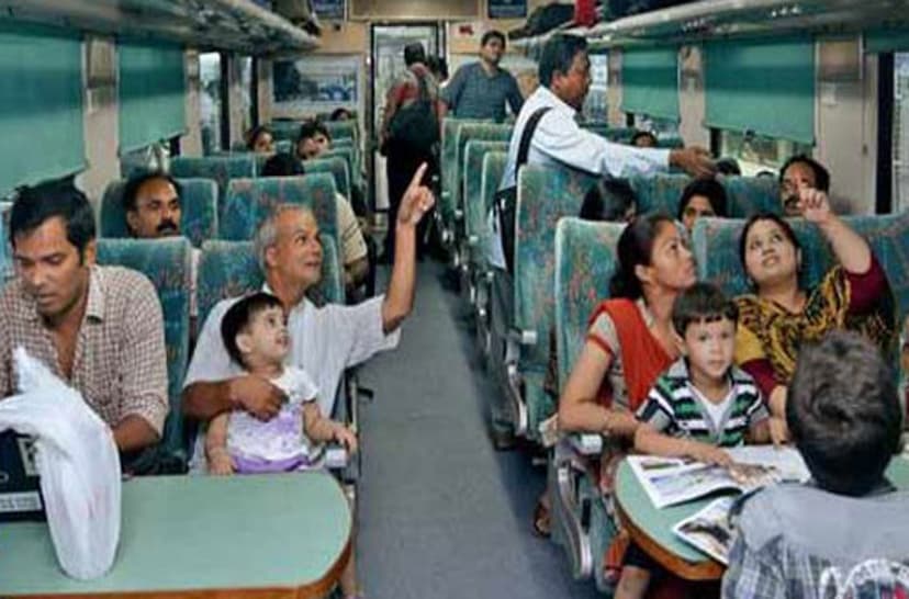 railway, Extra coach in big trains