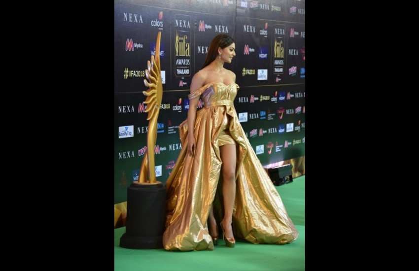 urvashi rautela hot look latest photos at iifa rocks 2018