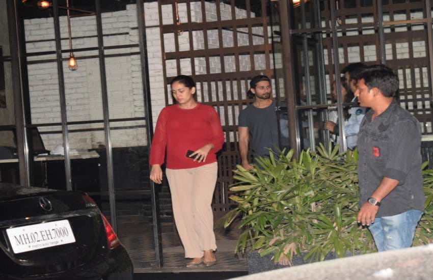 shahid kapoor and mira rajput spotted at dinner date