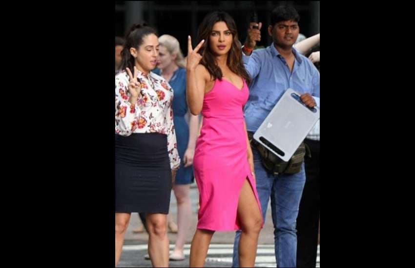 priyanka chopra dancing on roads of newyork photos leak