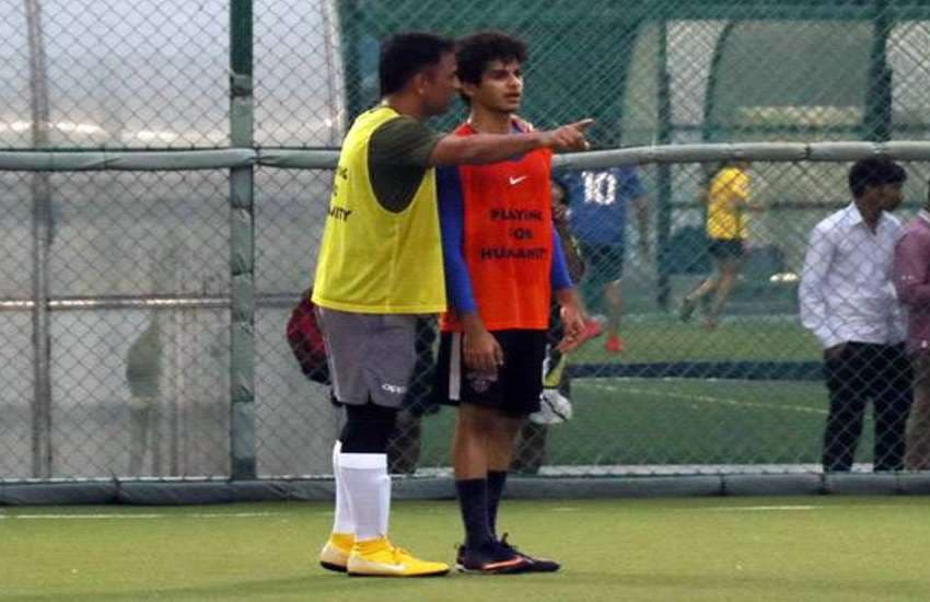 dhadak star ishaan khattar playing football with ms dhoni photos