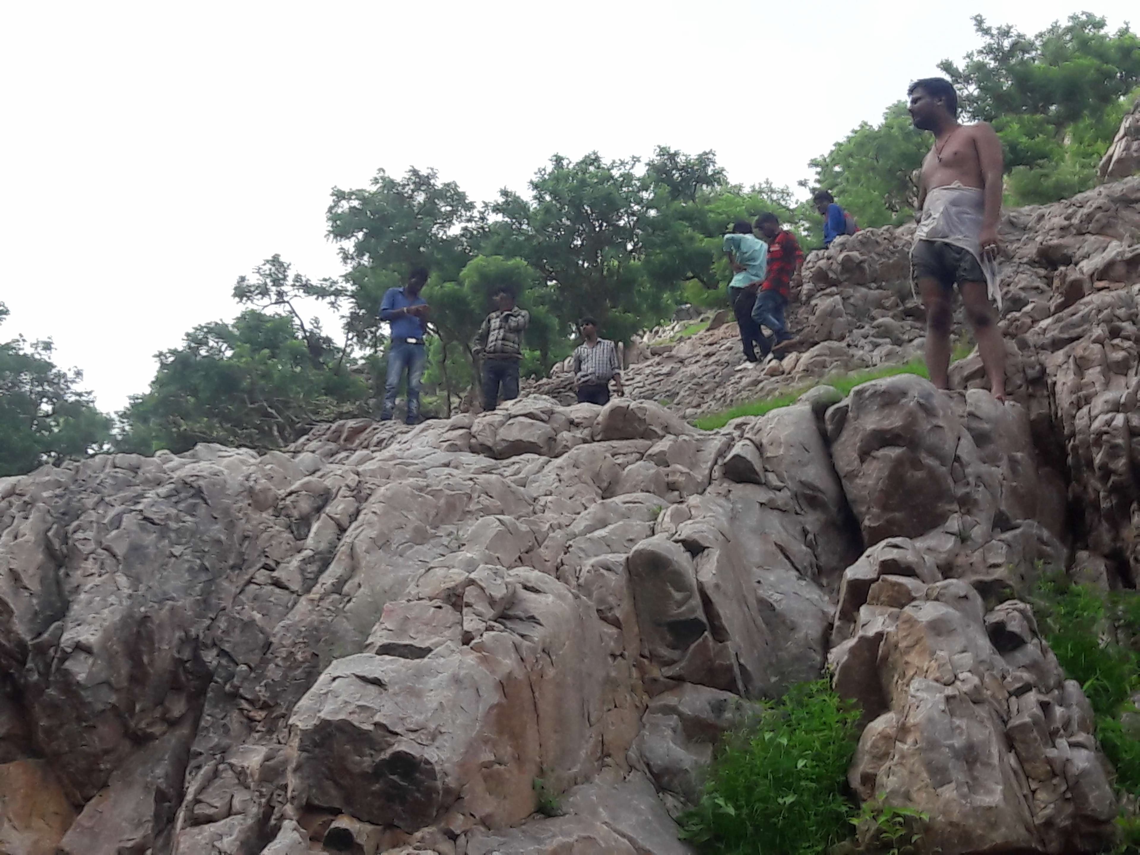 No protection on waterfalls in maleshwar Dham samod jaipur