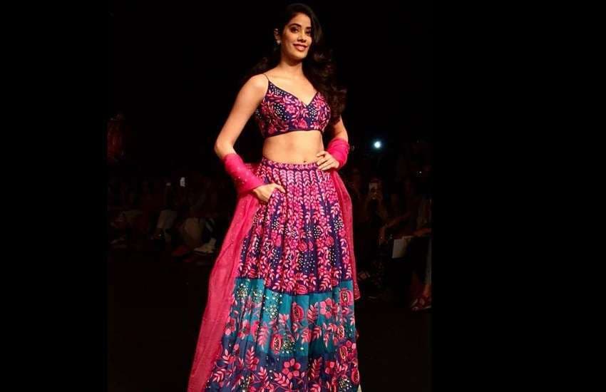 janhvi kapoor latest ramp walk photos