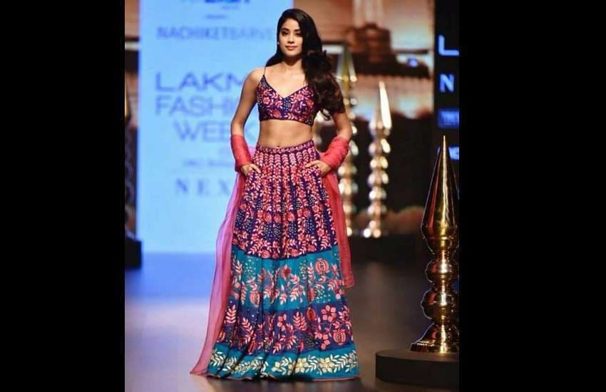 janhvi kapoor latest ramp walk photos