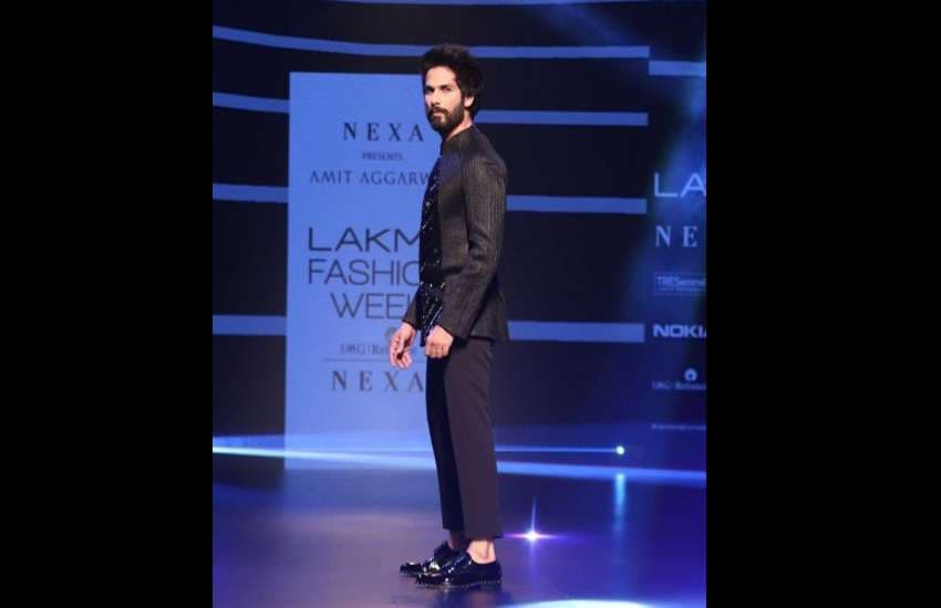 shahid kapoor and disha patani photos in lakme fashion week