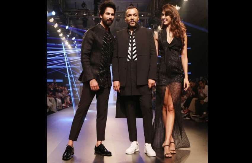 shahid kapoor and disha patani photos in lakme fashion week