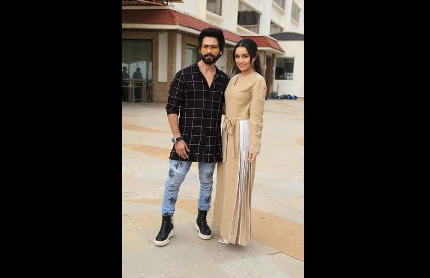 shahid kapoor and shraddha kapoor batti gul meter chalu photos