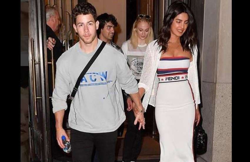 priyanka chopra and nick jonas with family holiday photos