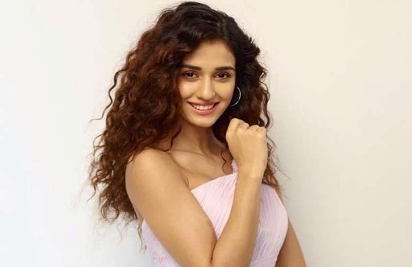 disha patani feel shy to watch her own movie