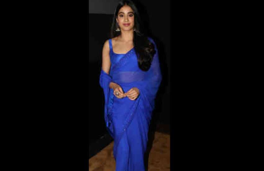 janhvi kapoor copy mother sridevi blue saree look in mr india photos