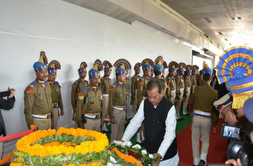 श्रद्धांजलि देकर शहीद को किया नमन 