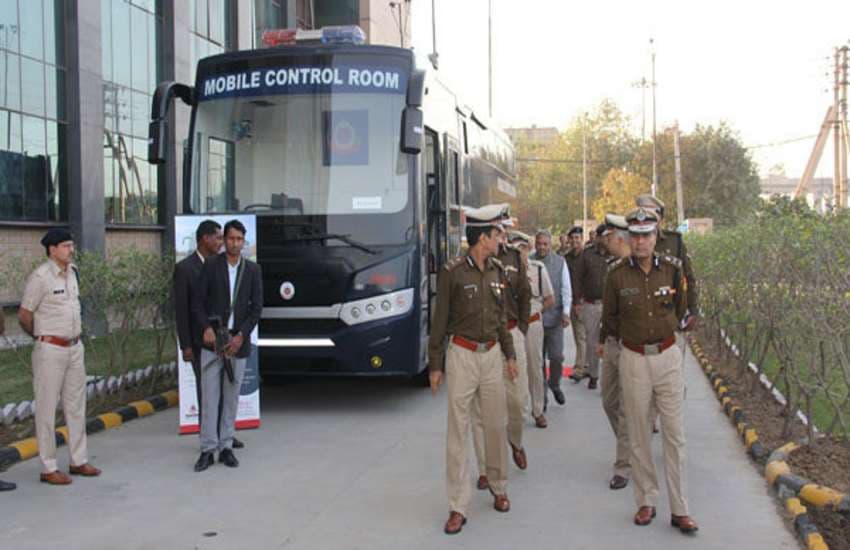 delhi police bus