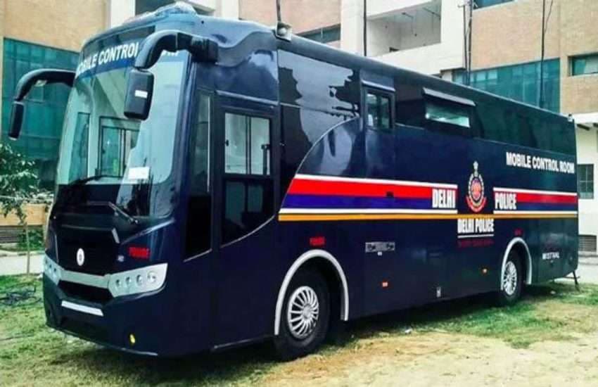 delhi police bus