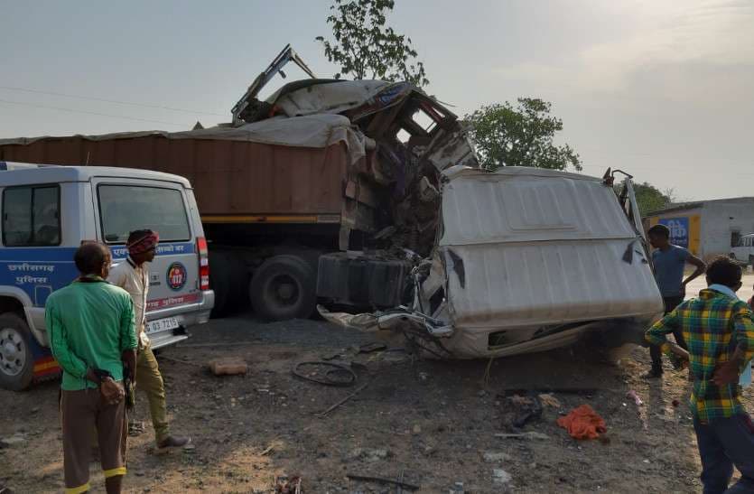 फोटो में देखिए इस दर्दनाक हादसे का एक दृश्य, तीन लोगों पर टूट पड़ा रफ्तार का कहर