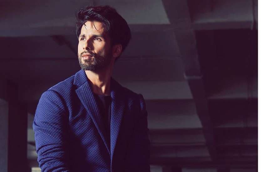 Shahid Kapoor Latest Photos in blue suit