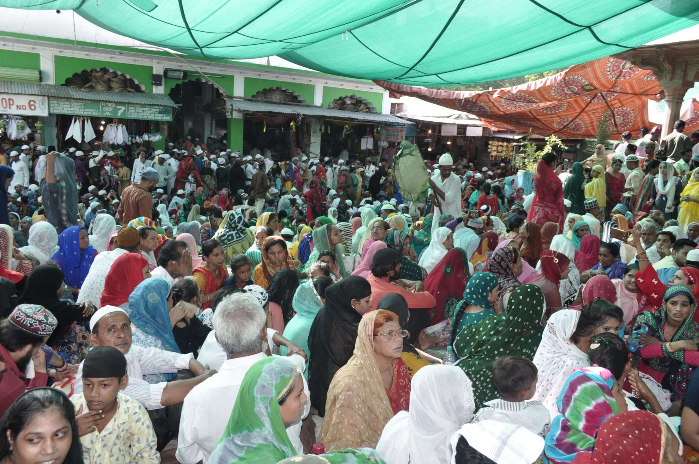 pics of Khwaja Usman Harooni's Urs