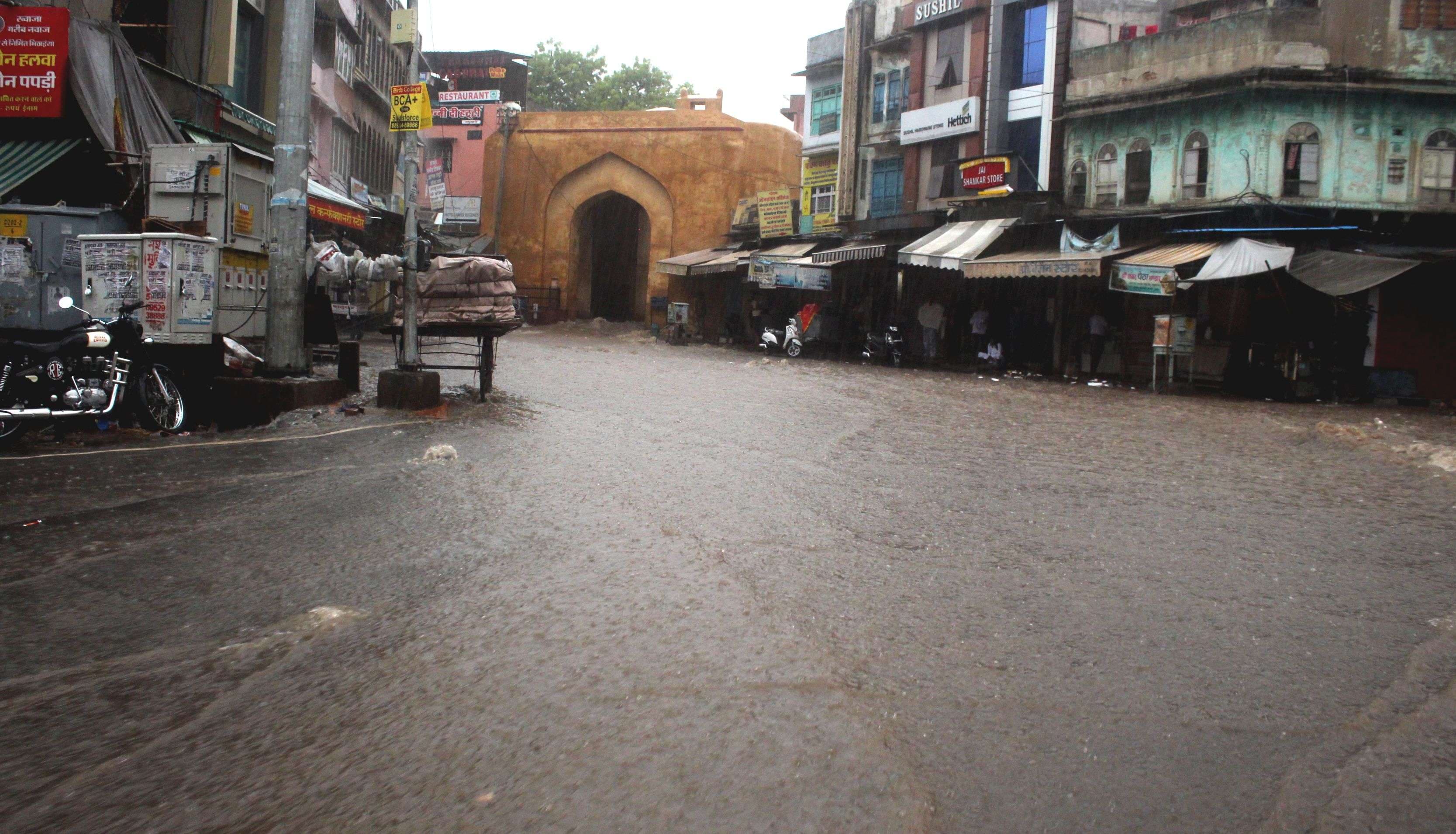 pics of heavy rain in ajmer