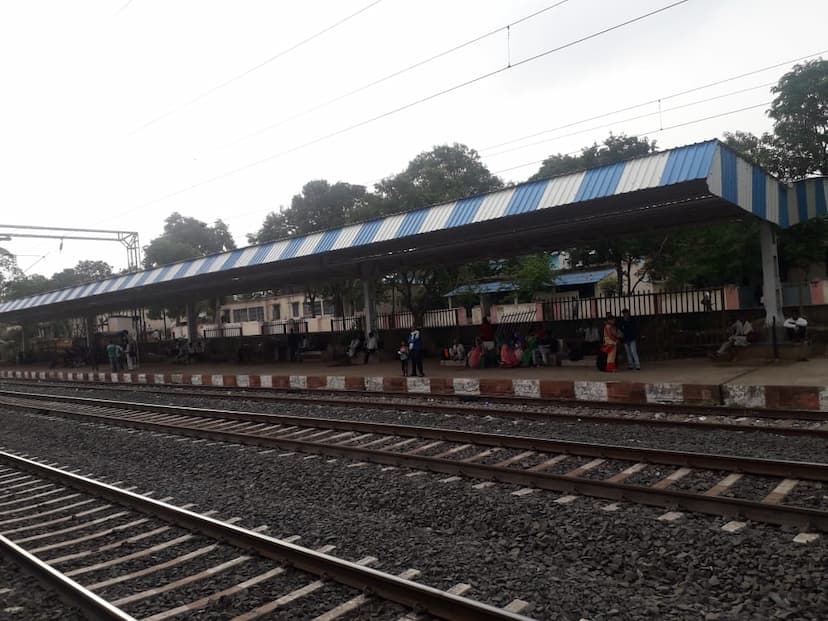After the third rail line, the rejuvenation of small stations