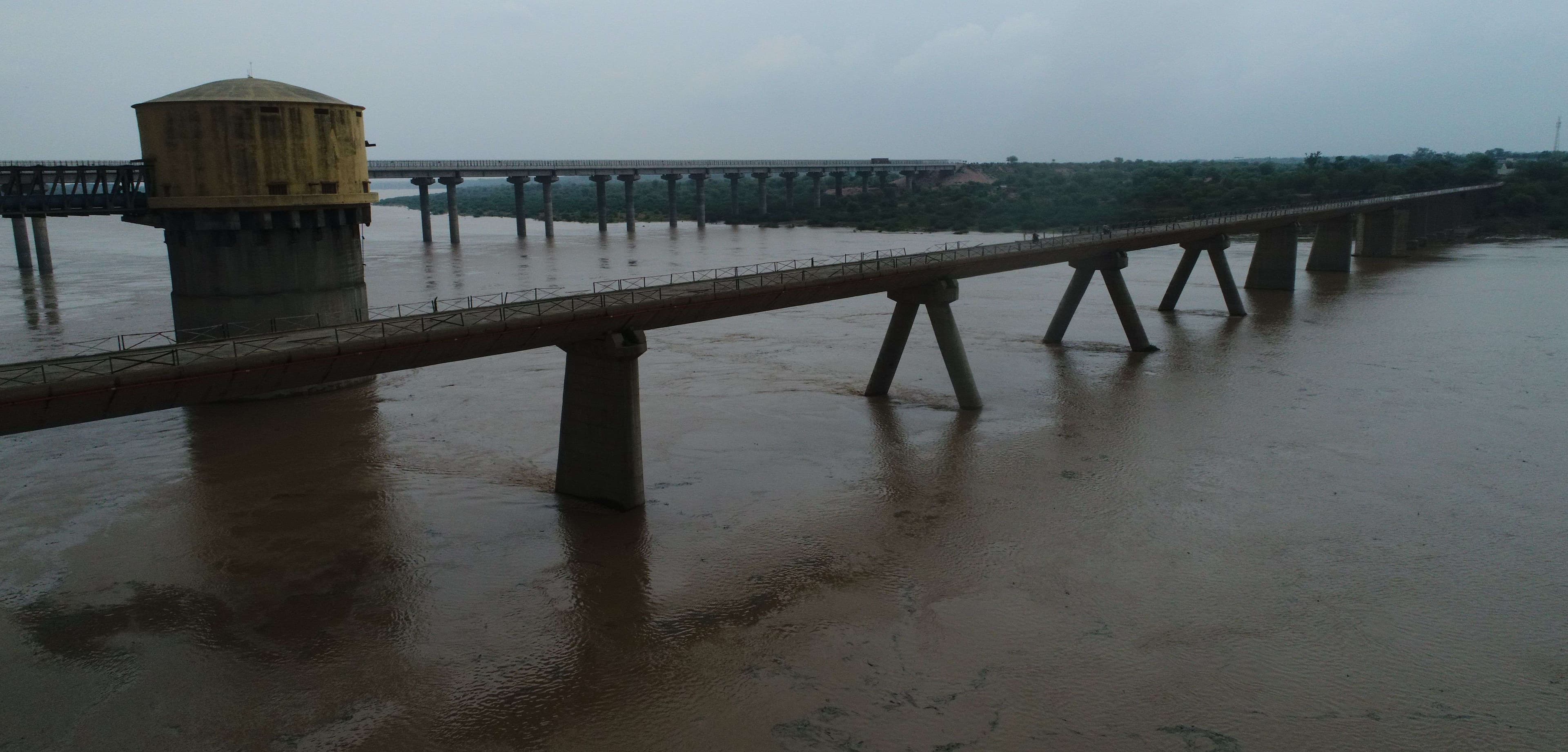 Panoramic view of the water level in the Chambal river